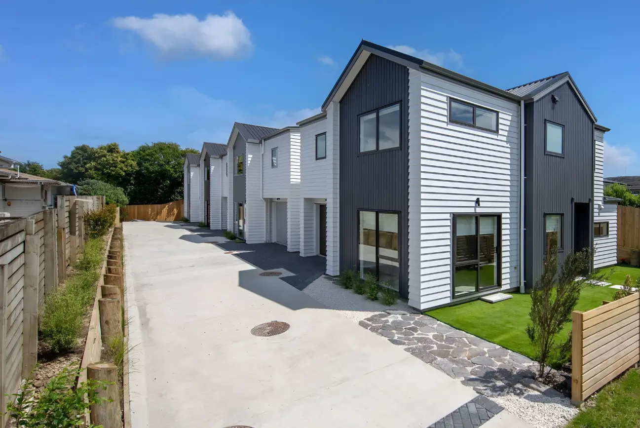 New Home Builders Kapiti team completing a stylish coastal home surrounded by the beauty of Kapiti Coast.